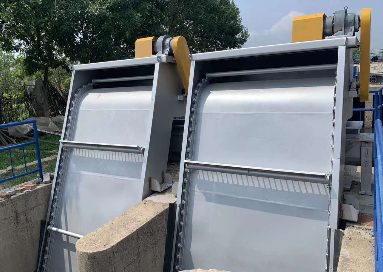 迴轉(zhuǎn)式雨水格柵(shan)除汚機