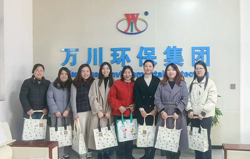 以(yi)愛(ài)(ai)之名，萬(wàn)川環(huán)?？@敬每(mei)一箇她